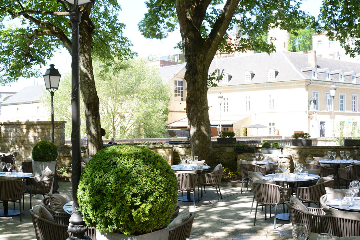 Brasserie Mansfeld boasts a magnificent tree-lined terrace, perfect for summer. Photo: Brasserie Mansfeld