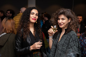 Raha Razavi Ghashghai, cinéaste et membre du comité artistique du LuxFilmFest, et Sheyda Vatankhah, architecte. (Photo: Romain Gamba/Maison Moderne)