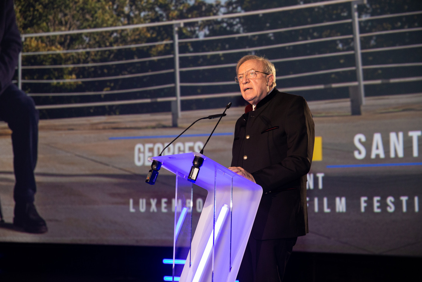 Le président du Luxembourg City Film Festival, Georges Santer, a été chahuté par une voix isolée, mais a argumenté la difficile décision du festival. (Photo: Romain Gamba/Maison Moderne)