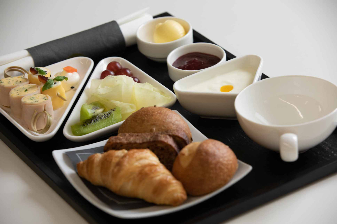 Excellence artisanale et gourmandise au programme pour les futurs passagers de la classe affaires Luxair (Photo : LuxairGroup)