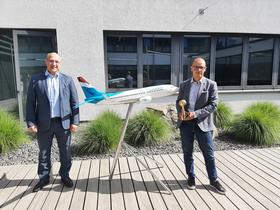 Marc Lebrun, le managing director de Randstad Luxembourg, et Michaël Labarsouque, vice-président et DRH de Luxair. (Photo: Randstad Luxembourg)