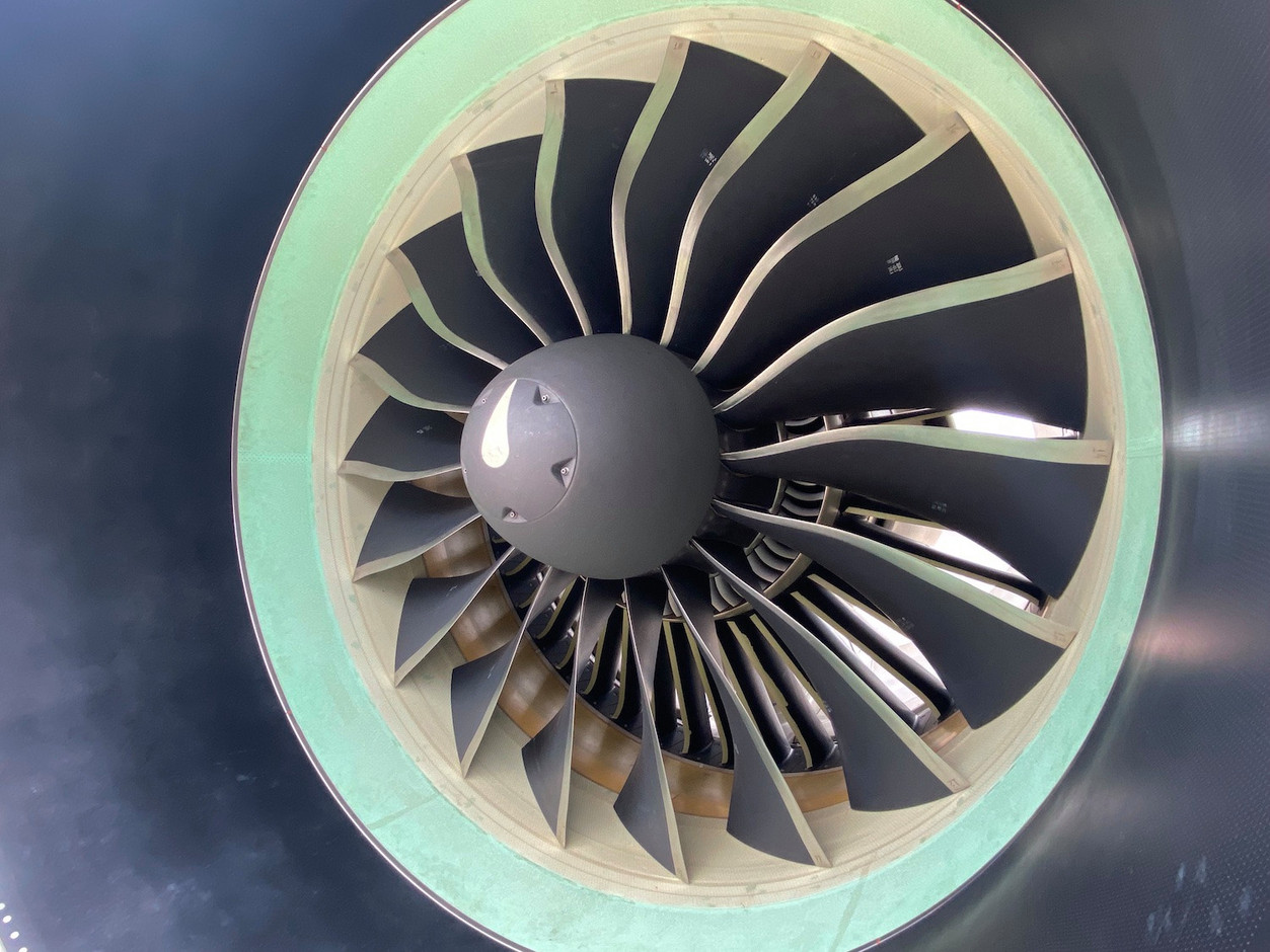 The new, larger engines ensure that the aircraft consumes less fuel, produces fewer emissions and is quieter. Photo: Maison Moderne
