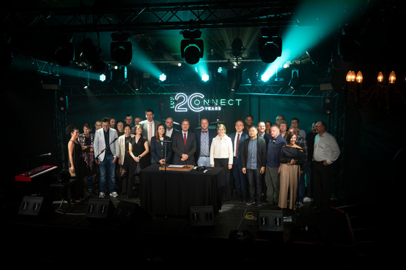 Paul Konsbruck (CEO de LuxConnect), Xavier Bettel (vice-Premier ministre), Elisabeth Margue (ministre déléguée auprès du Premier ministre, chargée des Médias et de la Connectivité) et Stéphanie Obertin (ministre de la Digitalisation) étaient présents pour les 20 ans de LuxConnect. (Photo: Ann Sophie Lindström/©LuxConnect)