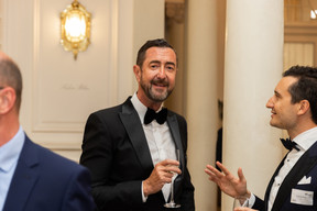 Claude Pech (Pictet Asset Services, left) Dorian Rigaud (EY Luxembourg, right) at a gala dinner to launch EY Luxembourg's 2023 attractiveness survey, held at the Cercle Cité on 15 June. Photo: Romain Gamba/Maison Moderne