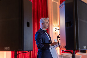 Olivier Coekelbergs (EY Luxembourg) speaking at a gala dinner to launch EY Luxembourg's 2023 attractiveness survey, held at the Cercle Cité on 15 June. Photo: Romain Gamba/Maison Moderne