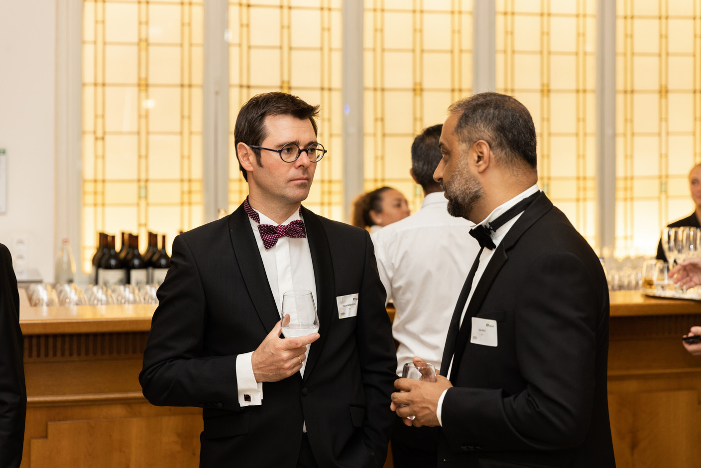 Pavel Nesvedov (EY Luxembourg, left) at a gala dinner to launch EY Luxembourg's 2023 attractiveness survey, held at the Cercle Cité on 15 June. Photo: Romain Gamba/Maison Moderne