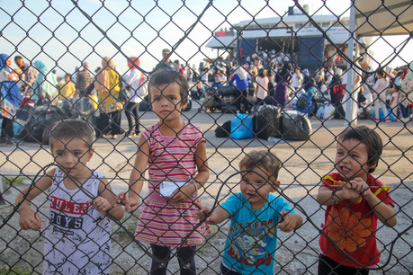 400 mineurs migrants non accompagnés évacués du campement de Moria seront accueillis par 10 pays européens, dont le Luxembourg. (Photo: Shutterstock)
