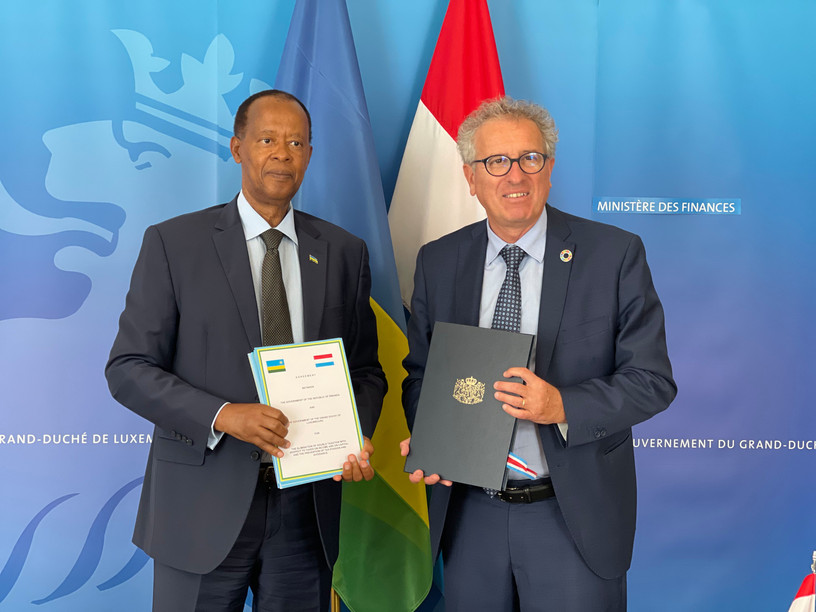 Ambassador of the Republic of Rwanda  Dieudonné Sebashongore   and finance minister  Pierre Gramegna  (DP), during the signing  ceremony  in Luxembourg City Photo: Joël Ndoli Pierre