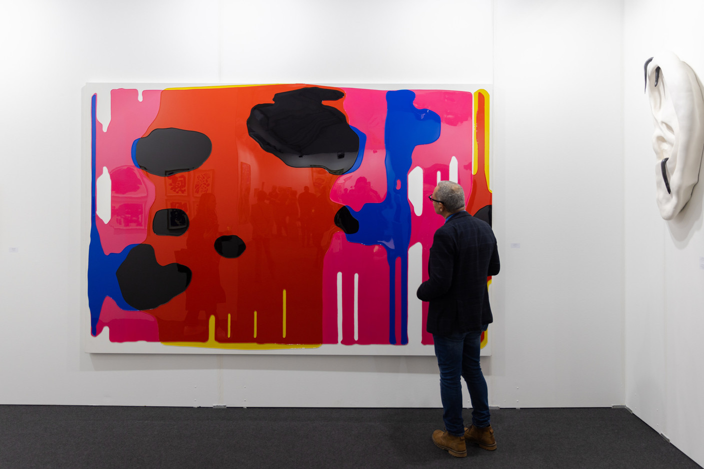 The Nosbaum Reding gallery presents a large-format work by Peter Zimmermann.  (Photo: Romain Gamba/Maison Moderne)
