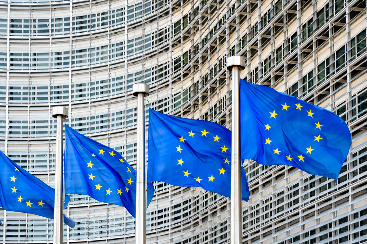 La Commission européenne considère dans son avis sur les projets budgétaires des États membres de la zone euro que ceux-ci devraient suivre des politiques budgétaires différenciées: prudence pour les pays endettés, investissements pour ceux disposant d’une marge de manœuvre budgétaire. (Photo: Shutterstock)