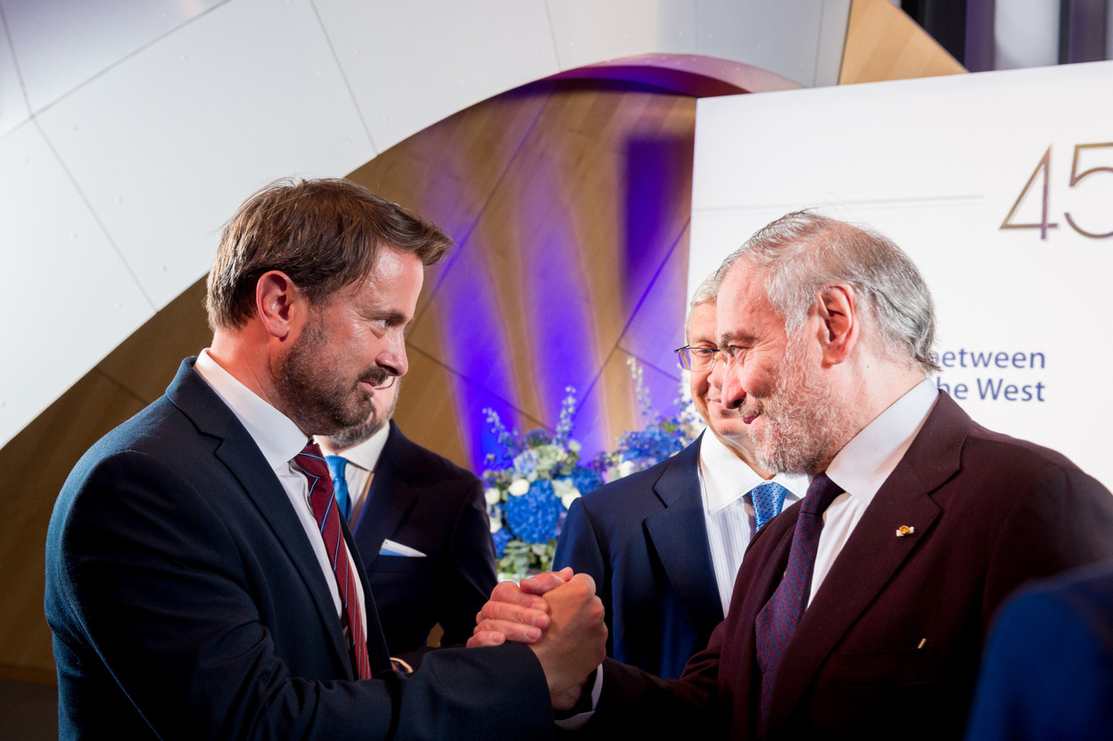 Prime minister Xavier Bettel (l.) with Valery Gergiev at an event by EWUB in 2018. Vladimir Yevtushenkov is pictured behind Gergiev Marie De Decker 2018