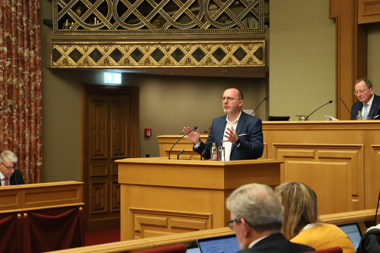 Luxembourg employees will not lose a public holiday this year, with both Ascension and Europe Day falling on 9 May, after a Chamber of Deputies vote on 16 January 2024. The bill was introduced by Georges Engel, the LSAP MP and former labour minister. Library picture: Georges Engel is seen speaking in the Chamber of Deputies, 18 October 2021. Photo credit: Chambre des Députés