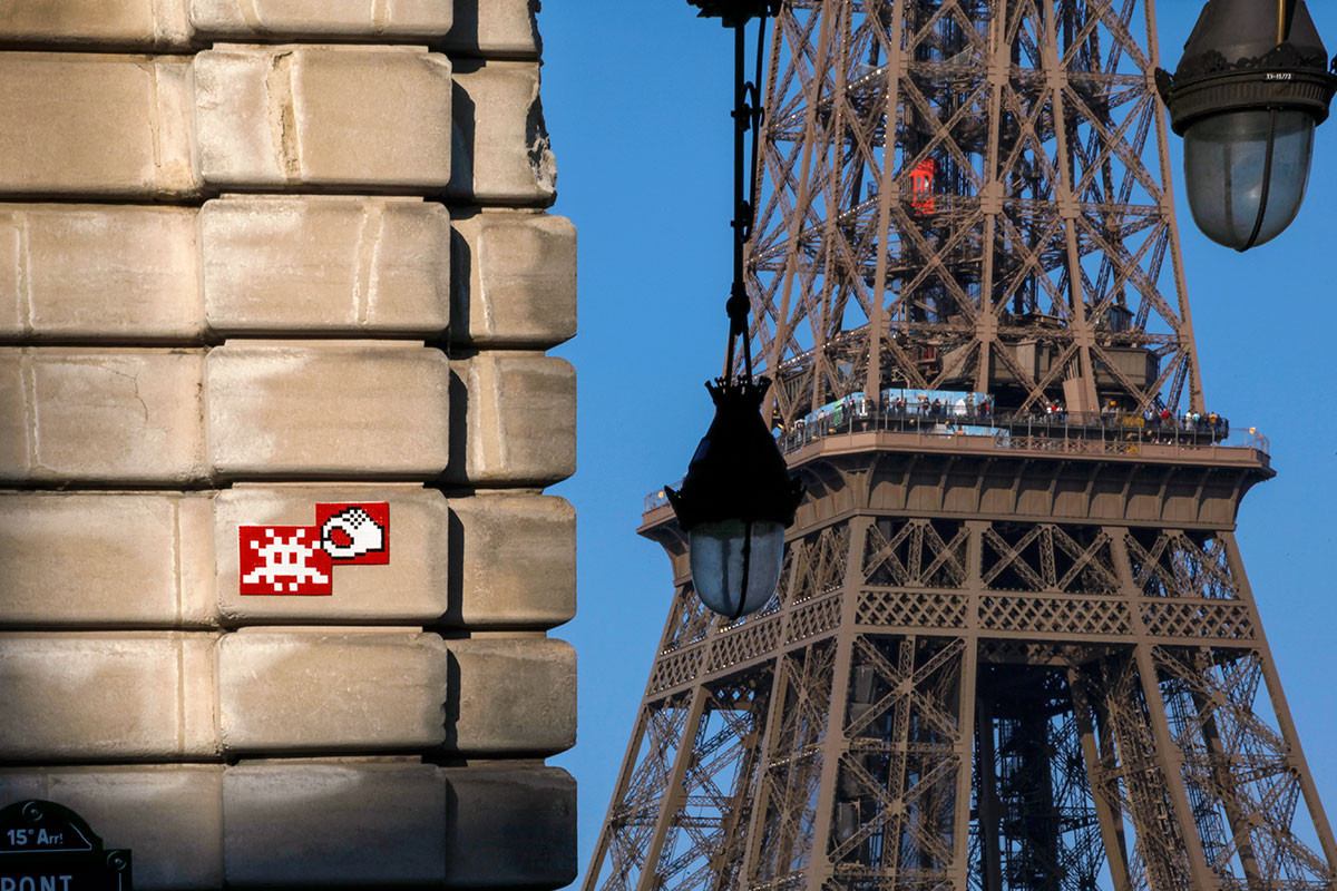 Invader expose du 17 février au 5 mai ses créations extraterrestres en mosaÏque dans un immeuble de 3.500m². (Photo: Invader)