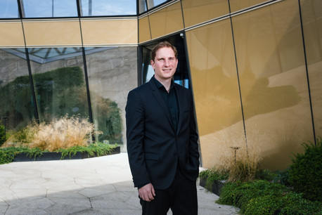Laurent Dufraisse, sur le rooftop du Royal-Hamilius: «Nous sommes impatients d’accueillir ce nouveau partenaire», abonde le directeur du magasin qui occupe 6.500m2 du complexe. (Photo: Nader Ghavami/Maison Moderne)