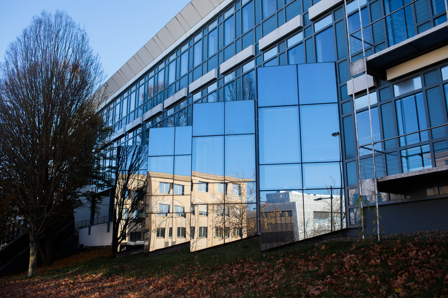 The grand duchy gained competitivity in the most recent Global Financial Centres Index, with Luxembourg scoring second place in the insurance sub-index. Library picture: Office buildings are seen in Cloche d’Or. Photo: Matic Zorman
