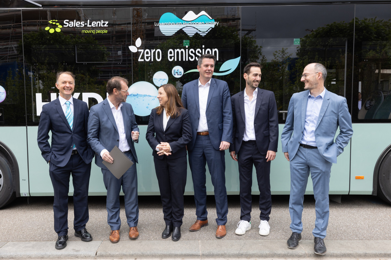 At the launch of the “Luxembourg Hydrogen Valley” on 17 June 2024: Bradley Ladewig, its pilot for the University of Luxembourg; the rector, Jens Kreisel; ministers Stéphanie Obertin and Lex Delles (DP); the CEO of Sales, Sam Sales; and the CEO of Encevo, Claude Seywert. Photo: Guy Wolff/Maison Moderne