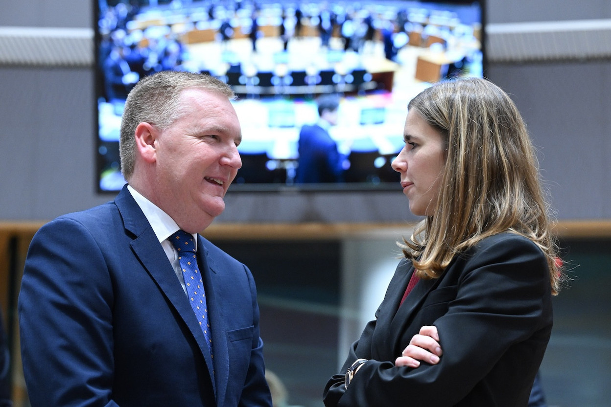 Michael McGrath, European commissioner for democracy, justice and the rule of law, in full discussion with Elisabeth Margue. (Photo: European Union)