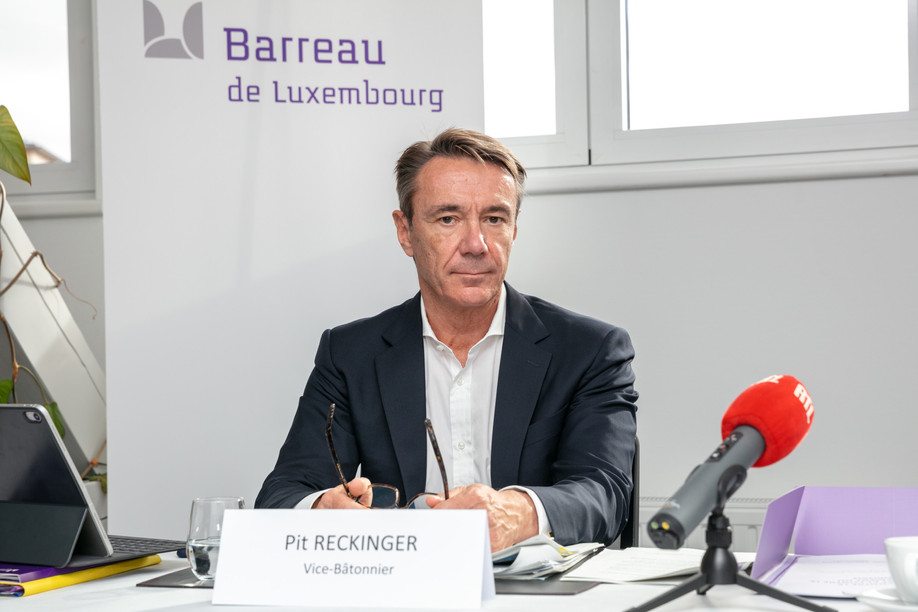 Pit Reckinger, vice chairman of the Luxembourg Bar Association, said Ukrainian refugees in the grand duchy can contact the bar association for free legal assistance. Library picture: Pit Reckinger is seen during a Luxembourg Bar Association press conference, 21 October 2021. Photo: Romain Gamba