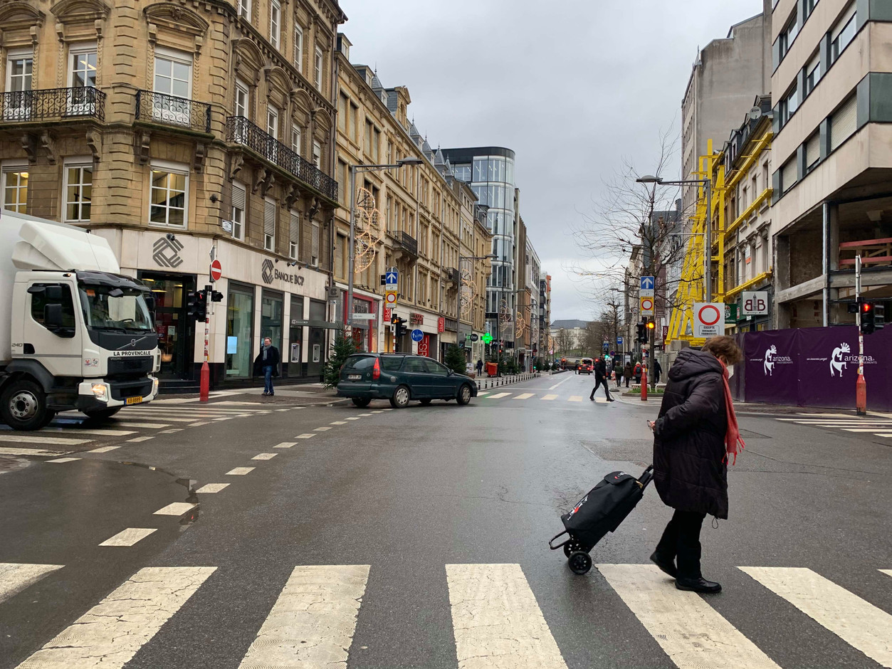L’avenue de la Gare connaît ces derniers mois une succession de fermetures de boutiques. (Photo: Maison Moderne)