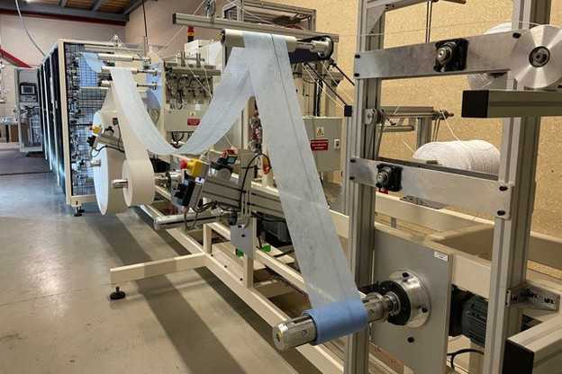 La première machine de production de masques est déjà en route dans les locaux d’Action Wear à Niederkorn. (Photo: Action Wear)