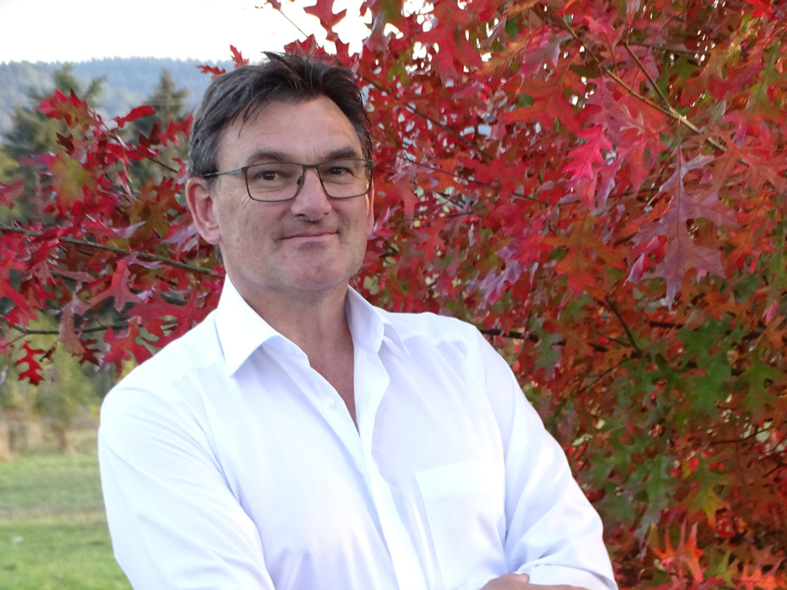 Eike Jablonski has been teaching in Luxembourg for nearly 30 years while researching linden and oak trees within an international community. Photo: Eike Jablonski