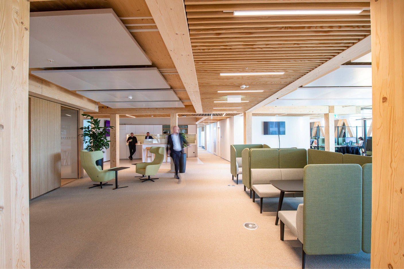 Informal meeting areas have been added to all floors. Photo: Bâloise