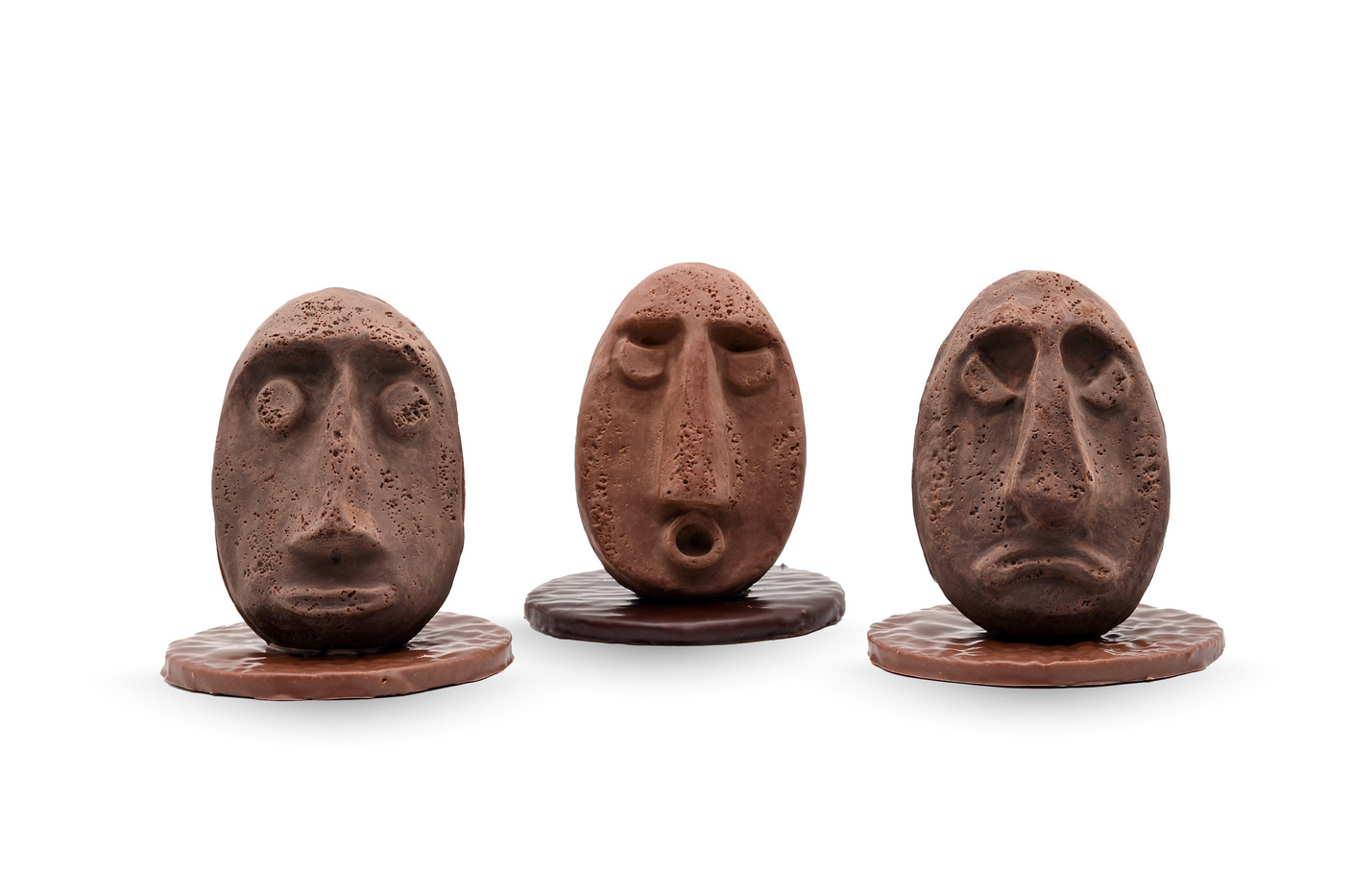 In addition to the traditional Easter mouldings, Chocolats du Cœur is playing the bold card with these typical Easter Island statuettes. Photo: Ateliers du Tricentenaire