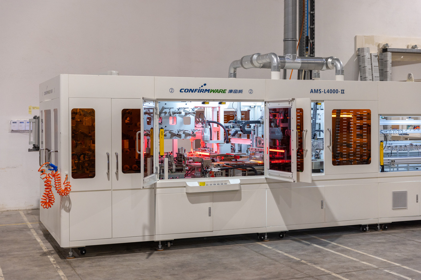 It takes 15 to 20 minutes to make a panel. Photo: Romain Gamba/Maison Moderne