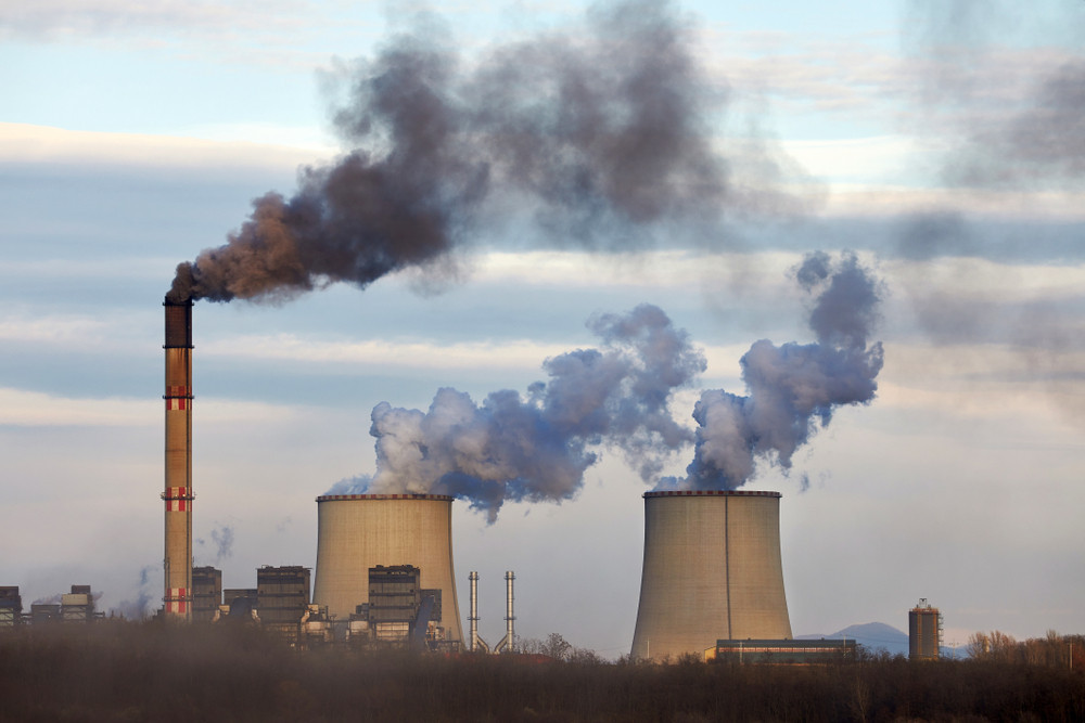 Une des particularités du Traité sur la charte de l’énergie est de permettre aux entreprises énergétiques d’attaquer en justice les États signataires du traité menant des politiques climatiques et environnementales allant à l’encontre des intérêts et des investissements de ces entreprises. (Photo: Shutterstock)