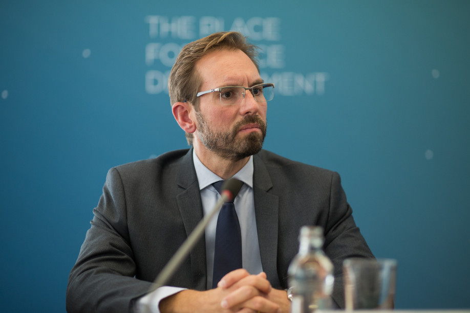 Marc Serres, CEO of the Luxembourg Space Agency signed two agreements on 26 October with France and Italy for the furthering of space initiatives. Matic Zorman