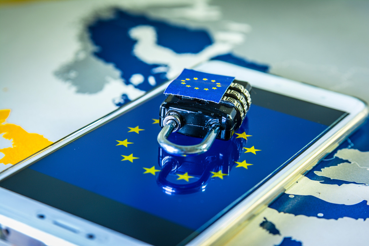Padlock over a smartphone and EU map, symbolizing the EU General Data Protection Regulation or GDPR. Designed to harmonize data privacy laws across Europe. Copyright (c) 2017 Ivan Marc/Shutterstock.  No use without permission.