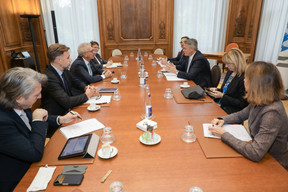 (from l. to r.) Carlo Fassbinder, Director, Tax Directorate, Ministry of Finance; Franz Fayot, Minister of the Economy; Pierre Gramegna, Minister of Finance; Martine Schommer, Ambassador of the Grand Duchy of Luxembourg in Paris; n. c.; Mathias Cormann, Secretary General of the Organisation for Economic Co-operation and Development (OECD); n.c.; Laurence Boone, Chief Economist of the Organisation for Economic Co-operation and Development (OECD)Translated with www.DeepL.com/Translator (free version) SIP/LUC DEFLORENNE
