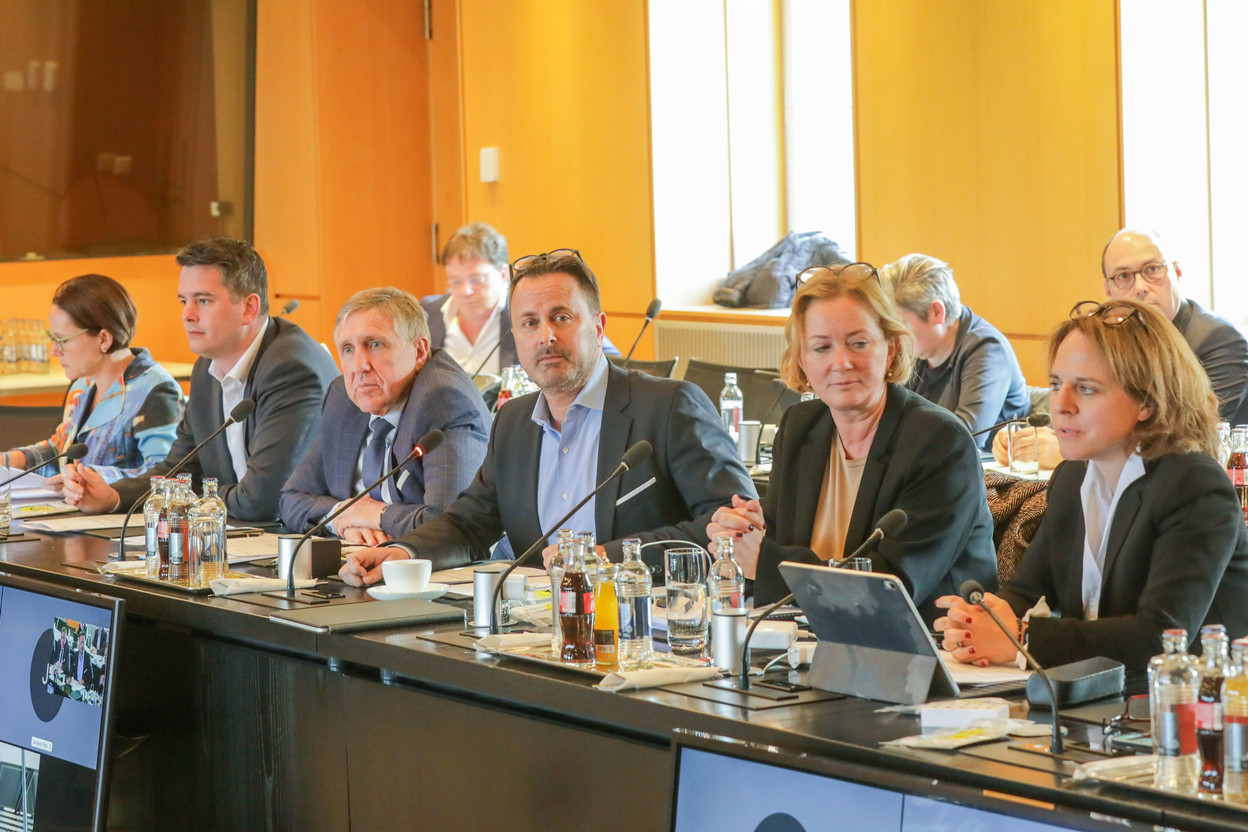 An €830m package agreed between the government, employers and employee representatives includes a tax credit for households to compensate the loss in purchasing power after tripartite talks on Wednesday resulted in four out of five partners being in agreement.  Photo: SIP/LUC DEFLORENNE