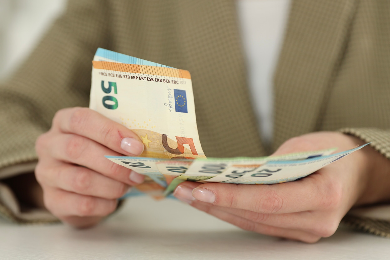 Luxembourg households are set to receive a 2.5% index-linked increase in wages and pensions in June 2026, after higher energy prices pushed inflation towards the next automatic adjustment. Photo: Shutterstock