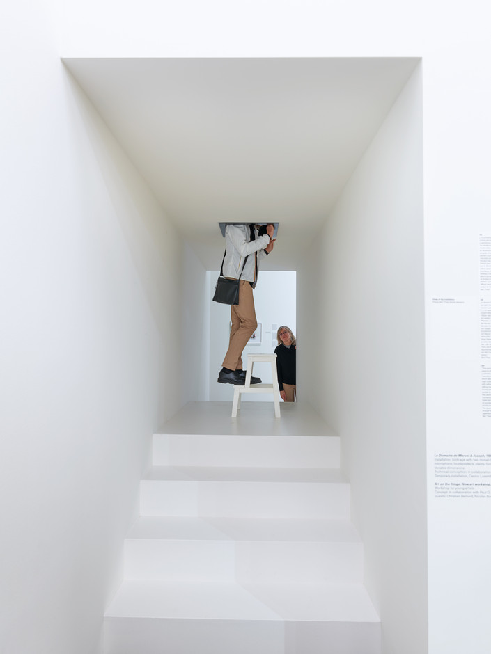 Vue de l’exposition Bert Theis,  Building Philosophy – Cultivating Utopia , 30.03.2019 - 25.08.2019, Mudam Luxembourg © Studio Rémi Villaggi-Metz