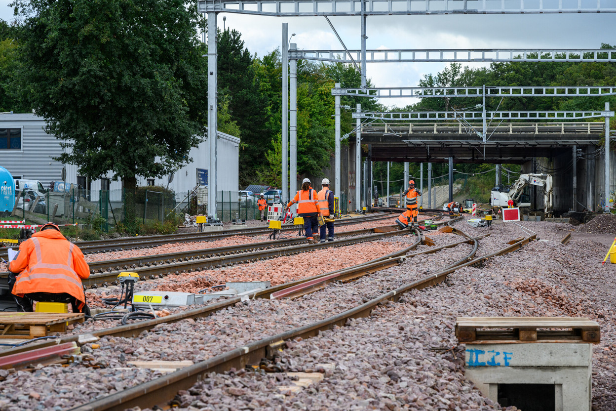 Luxembourg’s rail network is entering a new phase of works. The service to Germany will be suspended for up to four weeks, whilst services to the north will be severely disrupted. Up to 1,000 bus journeys a day are planned for this summer. Photo: CFL