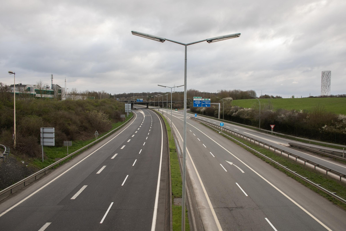 L’autoroute A3, une des portes d’entrée de la capitale, anormalement vide. (Photo: Matic Zorman)