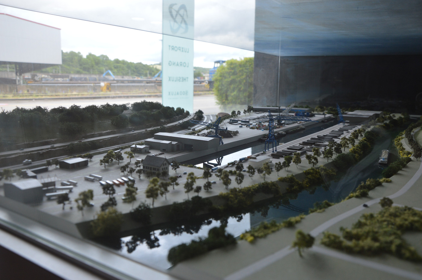 Ici, une vue miniature du port. En taille réelle, il s’étale sur 15 ha.  (Photo: Maëlle Hamma/Maison Moderne)