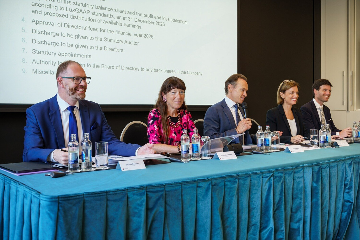 From left to right: Jeffrey Dentzer, member of the board of directors; Françoise Thoma, vice-chair of the board of directors; Alain Kinsch, chair of the board of directors; Julie Becker, CEO; and Pierre Schoonbroodt, deputy managing director and CFO. (Photo: Luxembourg Stock Exchange)