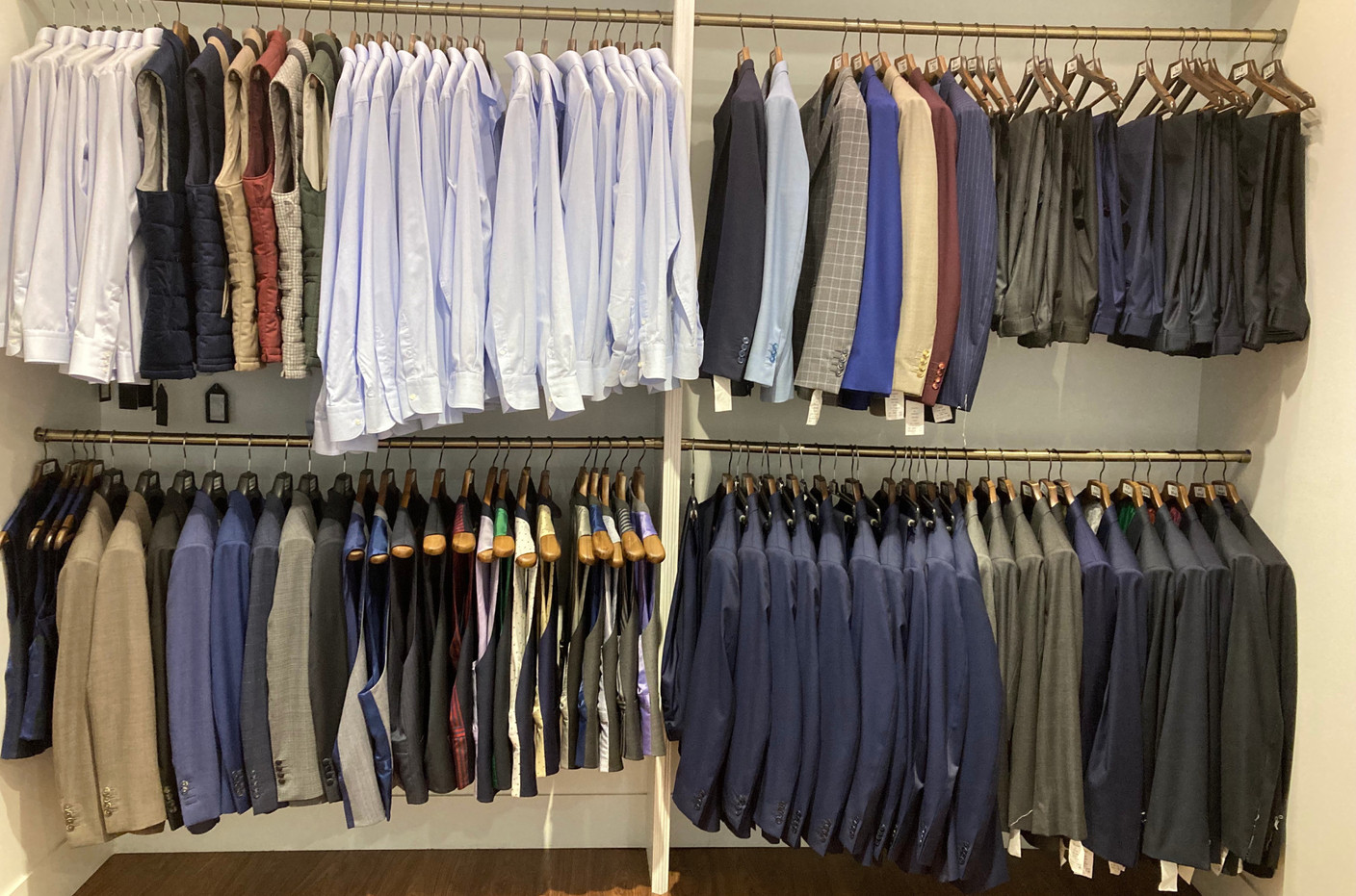 Models are available to help customers imagine the final result. Photo: Céline Coubray