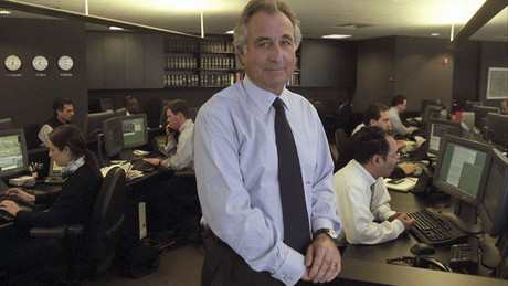 Bernard Madoff, dans ses bureaux, du temps de sa splendeur en 1999, avant que la crise financière de 2008-2009 ne fasse tomber le domino de son système de Ponzi. (Photo: archives Ruby Washington)