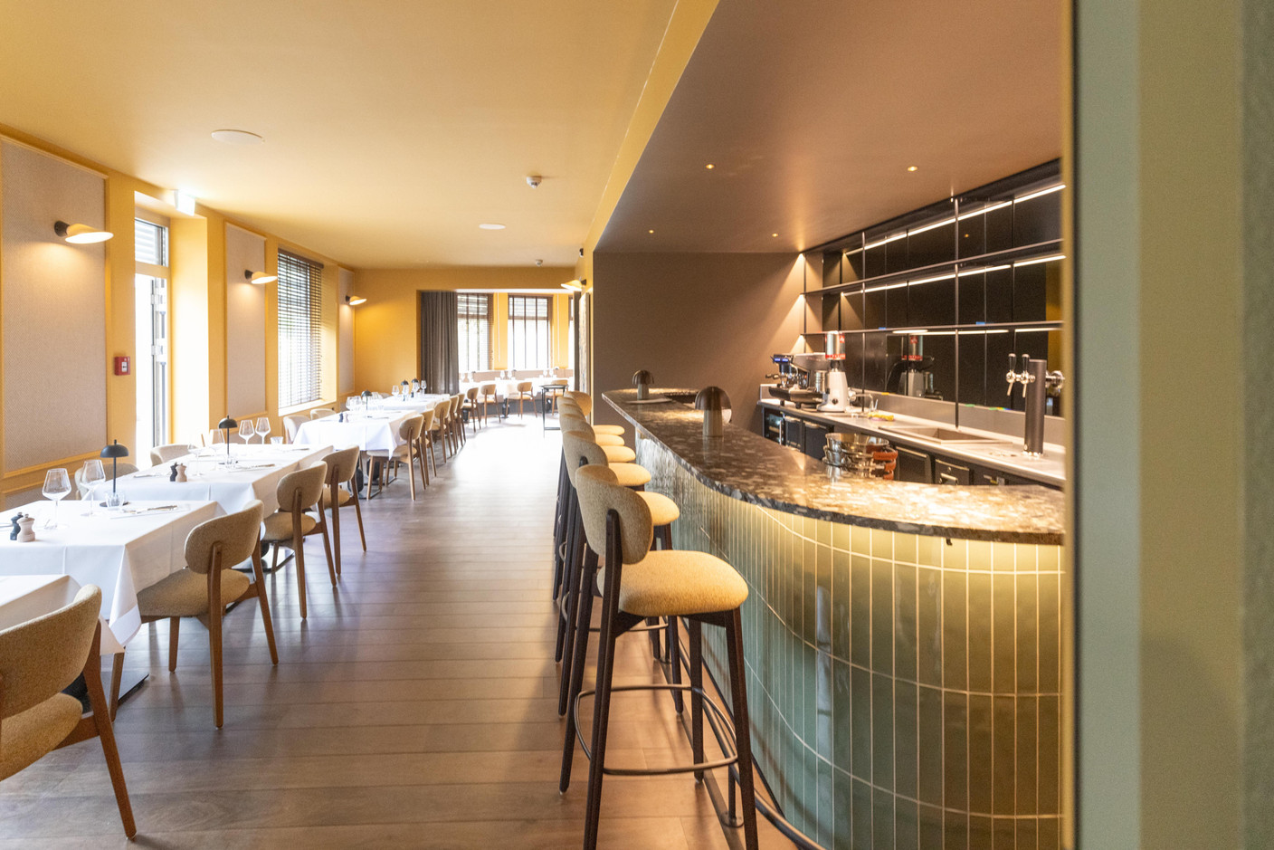 The yellow room has a completely different feel. Photo: Guy Wolff/Maison Moderne