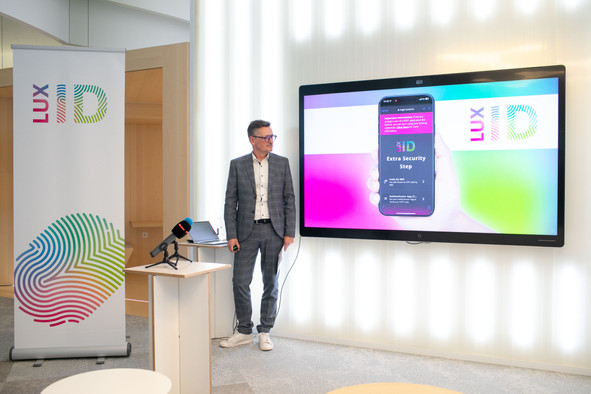 Marco van Maris, chairman of the economic interest group behind LuxID and head of the digital transformation department at Post Luxembourg, gave a presentation on the benefits and operation of the new digital identity solution, 5 December 2023. Photo: Matic Zorman/Maison Moderne