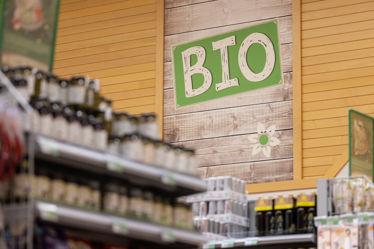 Dans bien des cas, le «bon sens» prime sur le label. Ainsi, entre un produit estampillé bio mais ayant parcouru des milliers de kilomètres et un produit non bio d’un agriculteur qui cultive à quelques kilomètres à peine du consommateur, l’intérêt du label peut être à relativiser. (Photo: Guy Wolff/Maison Moderne)