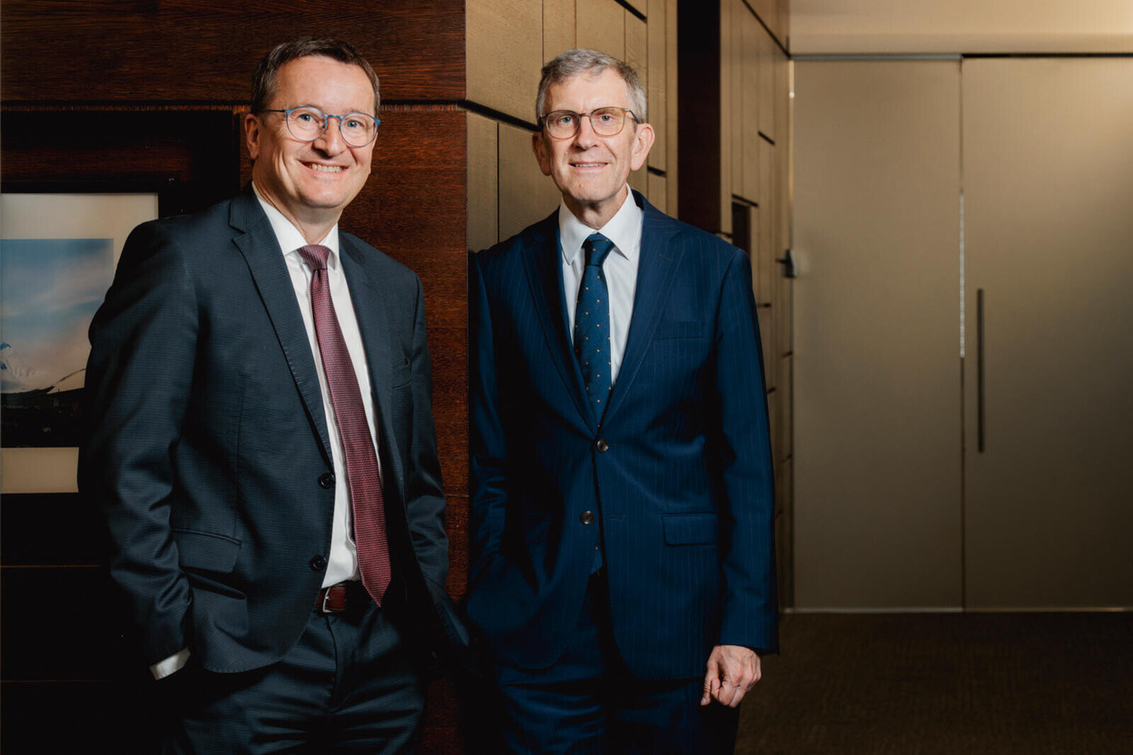 Christian Borner est Country Head Luxembourg chez UBS ; Stefan Van Geyt est Head Advisory & Sales GWM Luxembourg. Paperjam Studio (Julian Pierrot) 