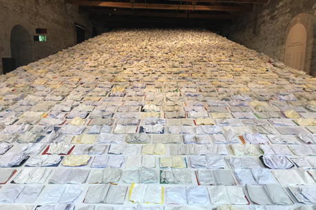 «Written by Water» saisit le visiteur lors de la découverte du pavillon luxembourgeois à la Biennale de Venise. (Photo: Paperjam)