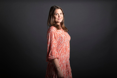 En tant que présidente des Femmes socialistes, poste qu’elle occupe depuis novembre 2019, Maxime Miltgen est au cœur de la problématique de l’égalité entre tous les sexes – «et pas seulement entre les hommes et les femmes», précise-t-elle. (Photo: Jan Hanrion / Maison Moderne)