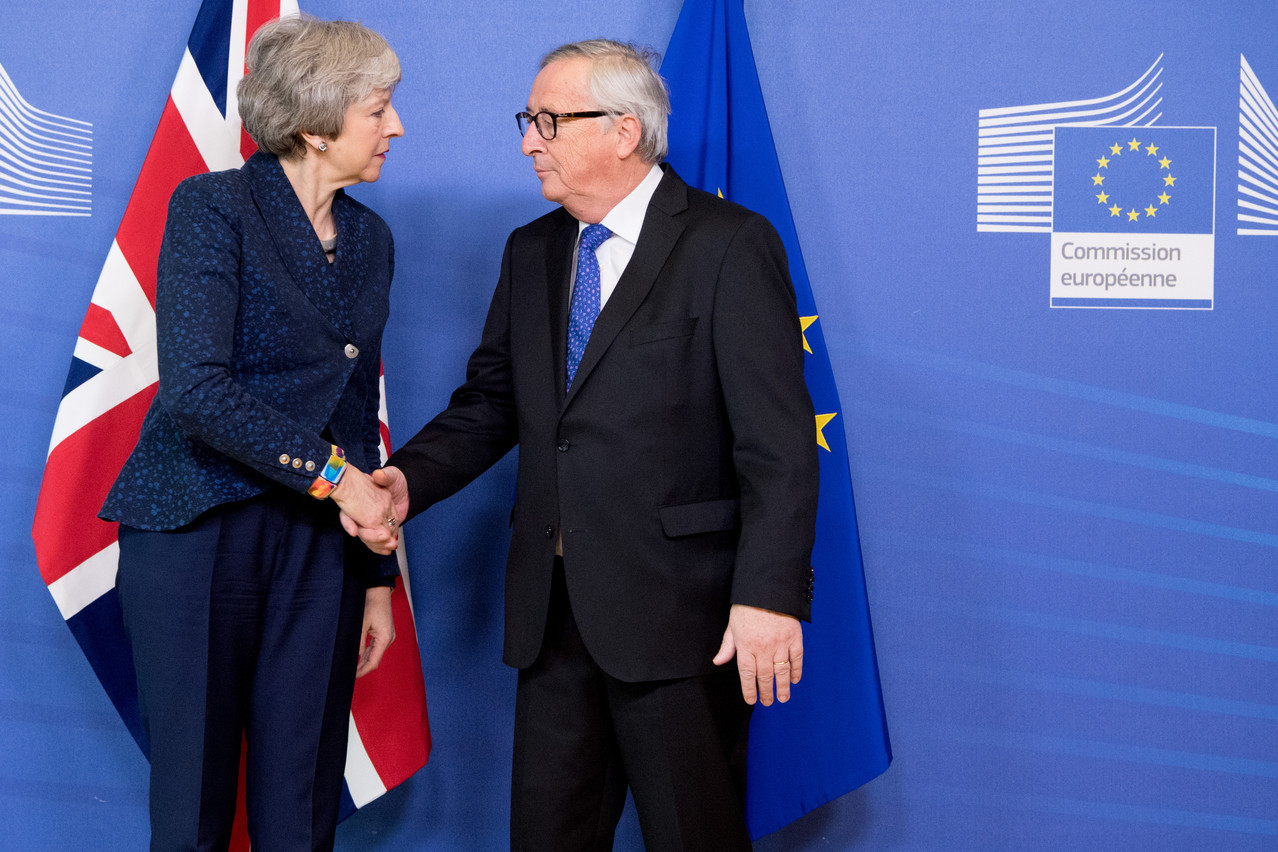Theresa May et Jean-Claude Juncker se sont parlé au téléphone. Leurs prochaines rencontres (ici, le 7 février dernier à Bruxelles) risquent encore d’être glaciales. (Photo: Commission européenne / services audiovisuels)