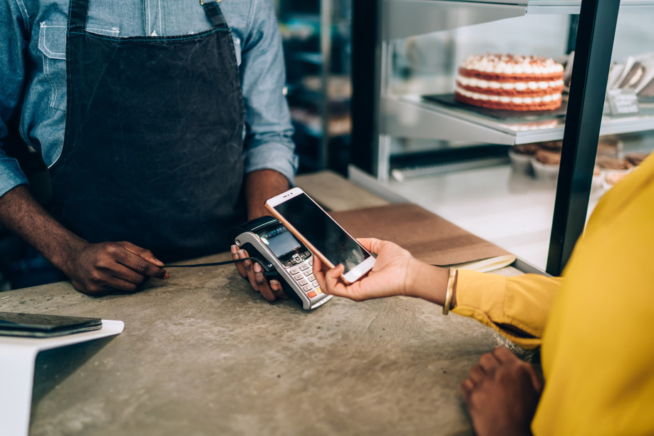 Sodexo adopts mobile payment, Edenred to follow in 2022. (Photo: Shutterstock)