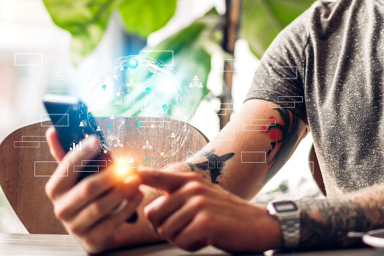 The integration of luncheon vouchers into an e-banking space is a concrete and useful example of open banking. Photo: Shutterstock